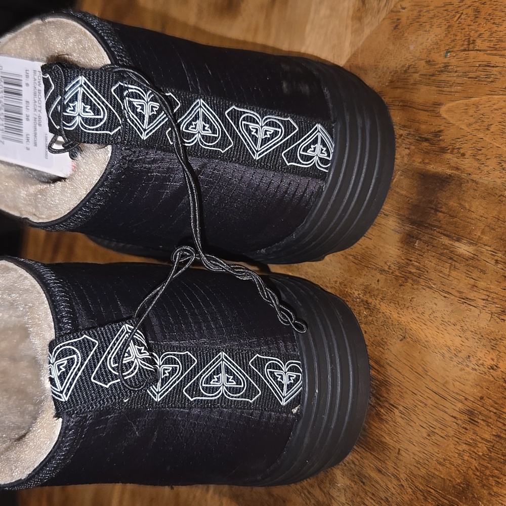 Women's Roxy Boots In Size 6 - Picture 4 of 9